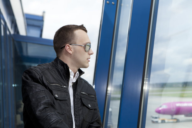 在机场图片下载