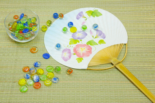 ビー玉とうちわ图片下载