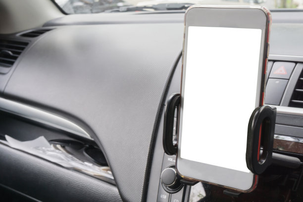 在车里放着黑屏智能手机图片下载