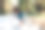 年轻的女孩潮人与固定的自行车公园在日落的背景图片下载