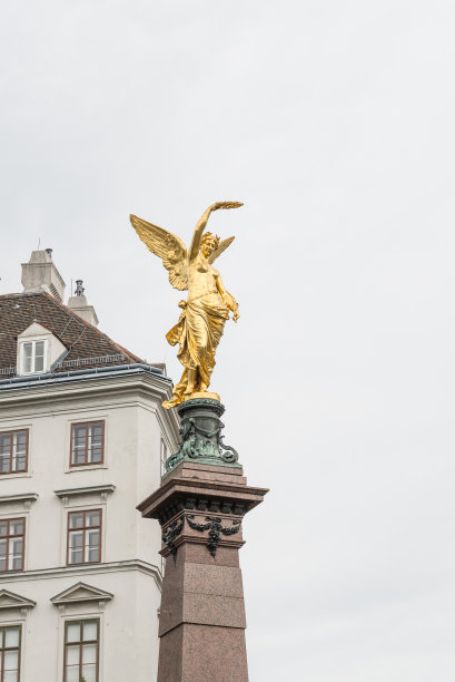 维也纳的利本堡纪念碑——胜利女神图片下载