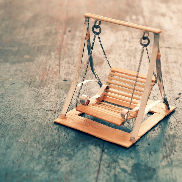 迷你家具，可爱的小秋千图片下载