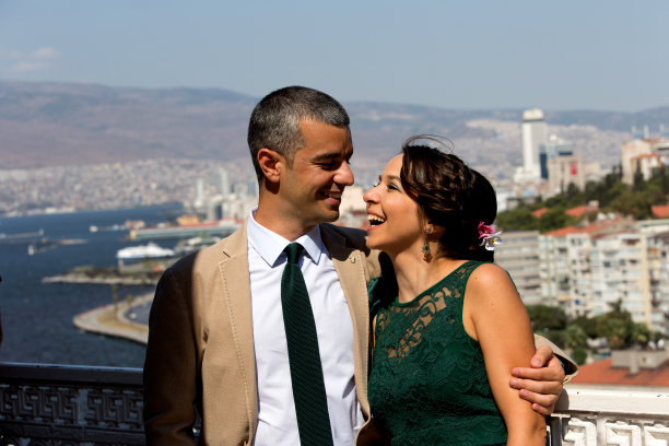 在爱中图片下载