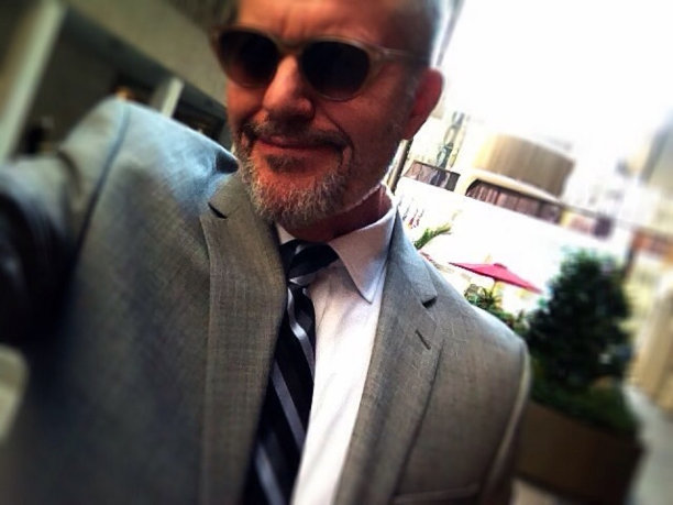 西装革履的商人图片下载