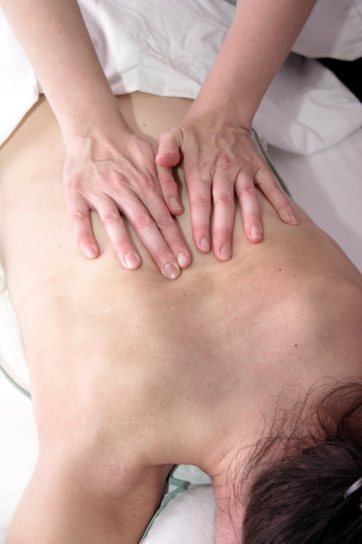 背部按摩图片下载