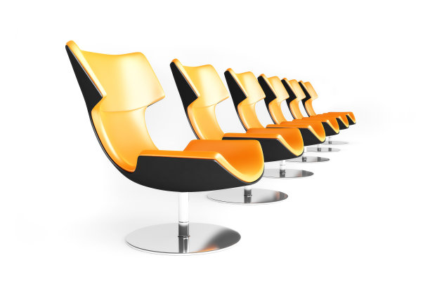 一排橙色的椅子图片下载