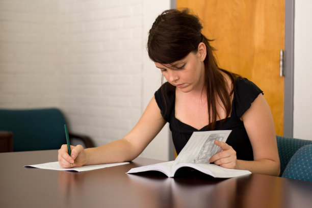 学生使用大学目录图片下载