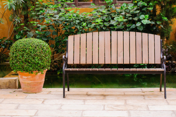 公园里的木凳图片下载