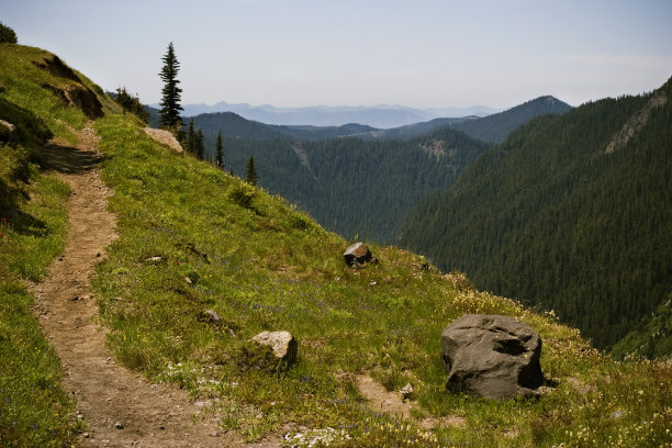 高海拔山区小路图片下载
