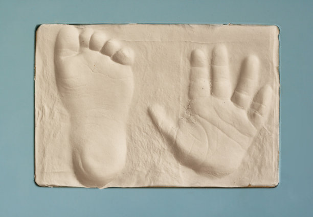 婴儿的手印和脚印图片下载