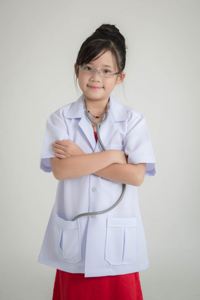 穿着医生制服的亚洲女孩图片下载