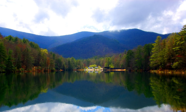 山湖倒影图片下载