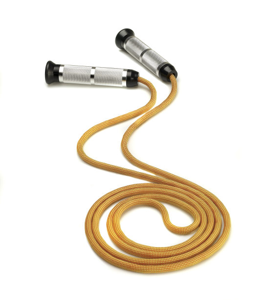 黄色跳绳，金属手柄孤立在白色上图片下载