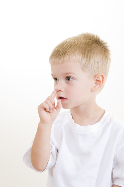 可爱的小男孩图片下载