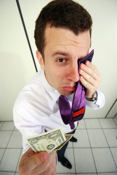 年轻商人面临破产图片下载