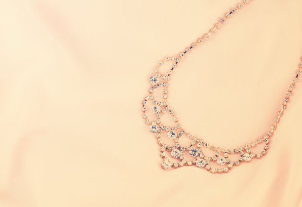 黄金和钻石项链图片下载