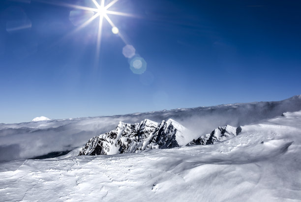 圣海伦斯火山冬季火山口边缘图片下载