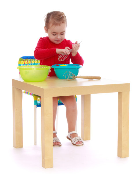 蒙特梭利幼儿园的那个女孩图片下载