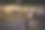 年轻快乐美丽的亚洲女人微笑和思考在泰国华欣夜市与人们买卖各种商品图片下载