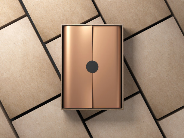 打开硬纸盒模型与金色包装纸和圆圈贴纸素材图片