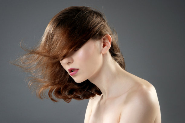 美丽的年轻女子图片下载