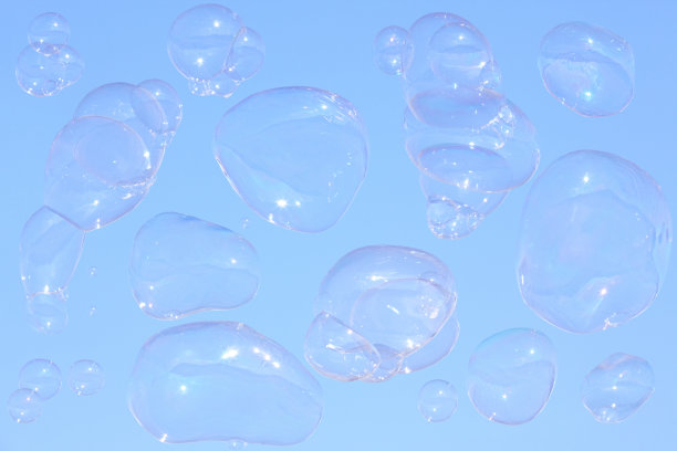 泡沫浮上蓝天图片下载