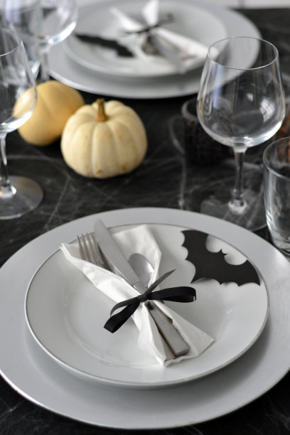 万圣节餐桌装饰黑白风格图片下载