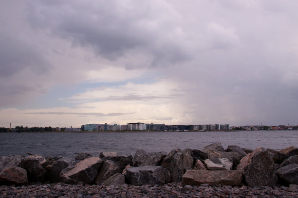 城市上空乌云密布图片下载