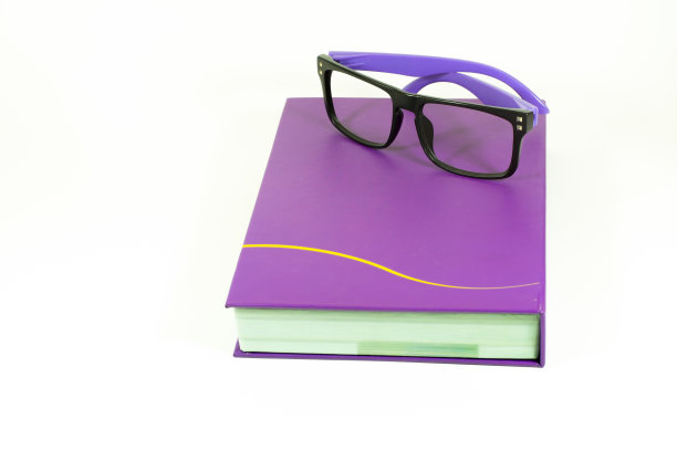 孤立的眼镜和书籍图片下载