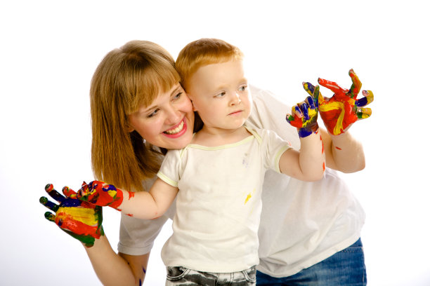 妈妈和儿子画颜色图片下载