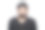 戴着黑色T恤和帽子的年轻男子图片下载