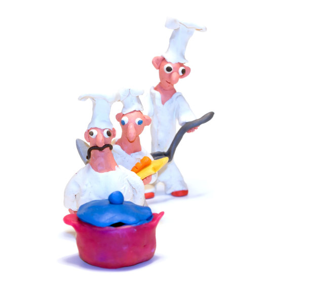 三个快乐的由粘土制成的食物男孩图片下载