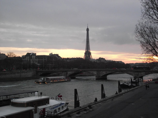 日落在巴黎图片下载