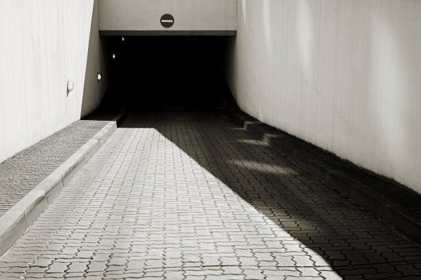 地下停车场图片下载