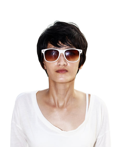 短黑发亚洲妇女孤立图片下载