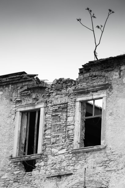 旧废弃建筑，bw图片下载