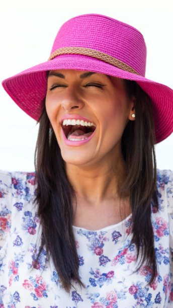 笑的女人图片下载