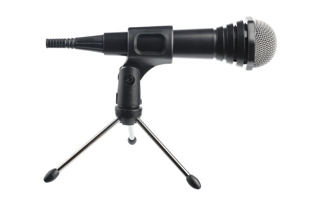 支架上有一根电线的麦克风图片下载