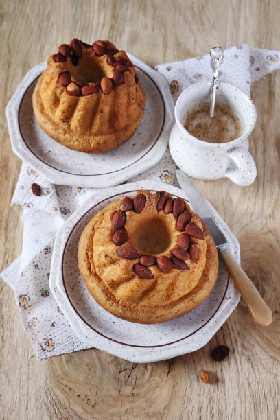 葡萄干杏仁蛋糕图片下载