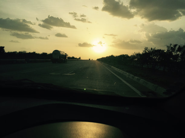 在路上图片下载