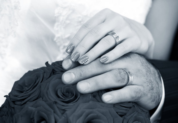 刚结婚的一对图片下载