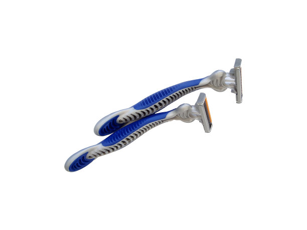 一次性剃须刀与三个刀片在一个白色的背景孤立图片下载