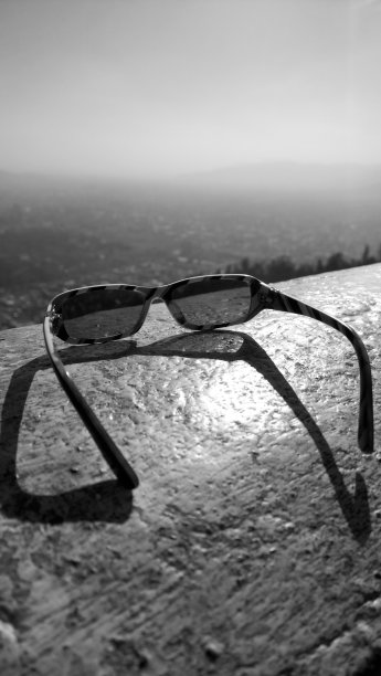 可以俯瞰整个城市的太阳镜!图片下载