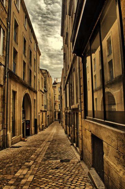 法国波尔多的狭窄街道图片下载