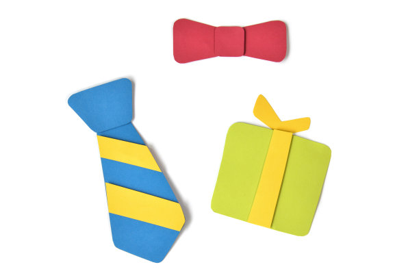 父亲节贺卡剪纸在白色的背景图片下载