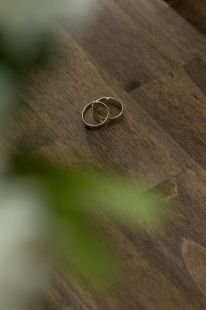 木制婚戒图片下载