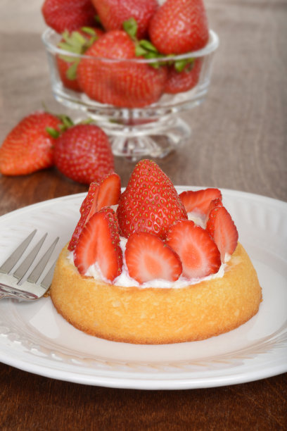 草莓娃娃图片下载