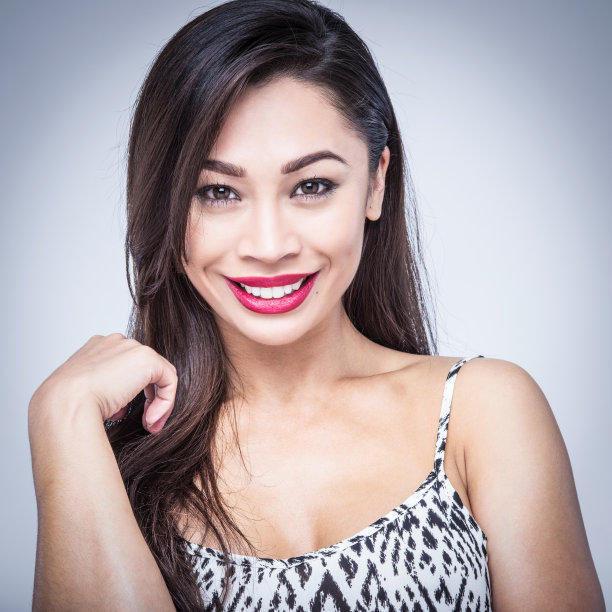 美丽的混血女人图片下载