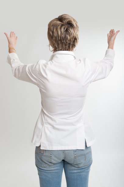 女人展示的东西图片下载