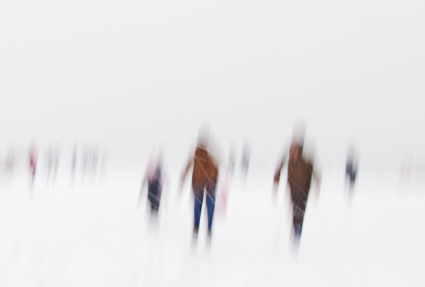 抽象的冬季背景与剪影图片下载